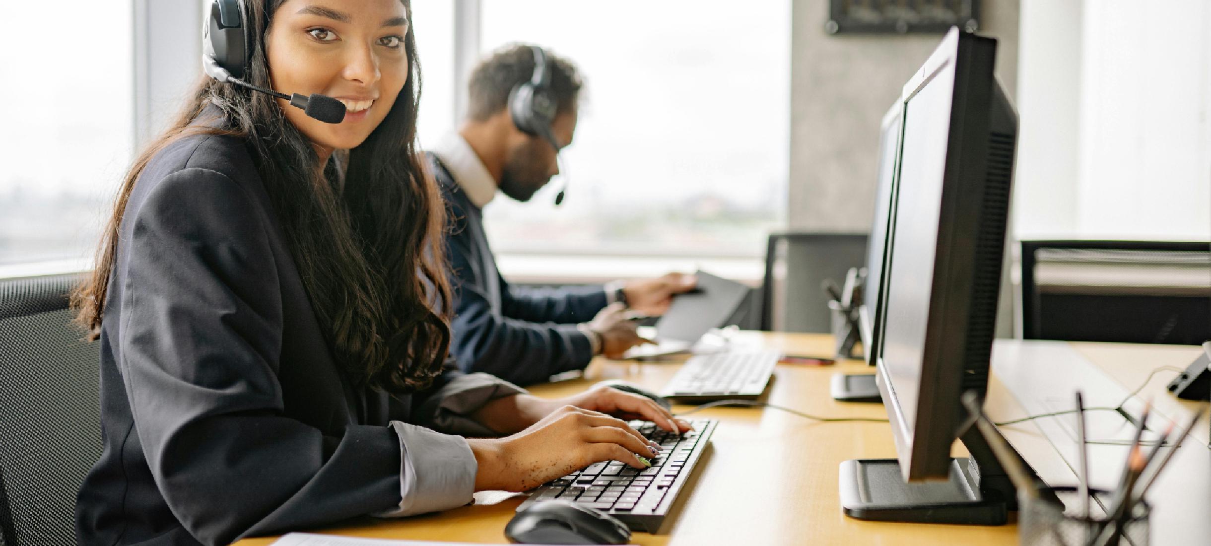 Servicedesk Medewerker aan het werk